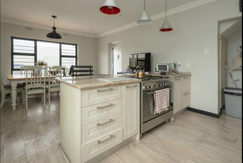 7 Bedroom Property for Sale in Fish Hoek Western Cape